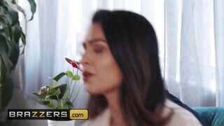 Brazzers - Katana Kombat a szexy latin amerikai milf