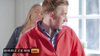Brazzers - Petite Princess Eve és termetes bőrös virsli