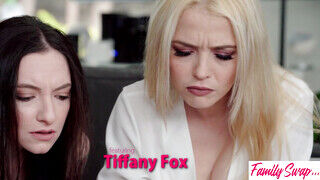 Tiffany Fox a ribi tini milf gruppen baszik