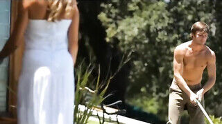Brandi Love a kertész palival reszel