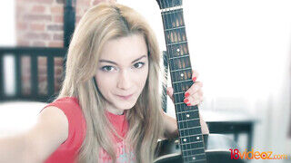 Sonya Sweet feneke megkettyintve