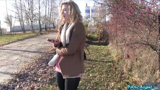 Chrissy dug pénzért a pornó ügynökkel
