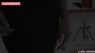 Tini dögös zsenge lányok kényeztetik egymást