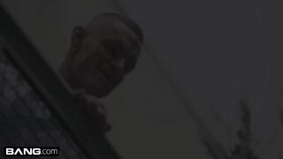Kerek pufóka fiatal csaj hardcore popsi szexe