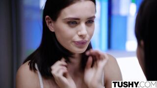 Lana Rhoades segglyukba reszelve
