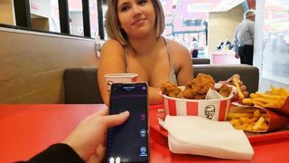 KFC-be lecumiztatva és megkettyintve