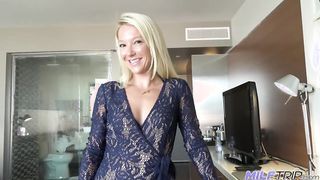 Világos Szőke milf anyuci keményen megkefélve