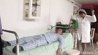 Popó kedvelő nagymamák - Teljes erotikus videó