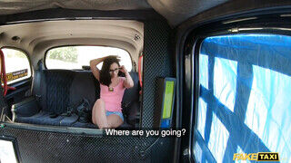 Fake Taxi - Nikki Fox a magyar zsenge pipi