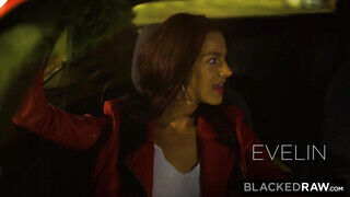 BlackedRaw - Evelin Stone élvezi a termetes péniszt