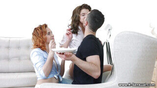 X-Sensual - Cornelia Quinn és Karry Slot édeshármasban kefélnek