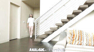Anal4K - Luna Mills a latin csöcsös nőci