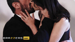 Brazzers - Madison Ivy és Liv Wild édeshármasban közösülnek