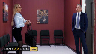 Brazzers - Abella Danger ánusza megdöngetve