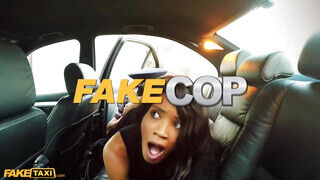 Fake Taxi - Bianca Finnish a hátsó ülésen hancúrozik