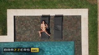 BRAZZERS - Jolee Love a gigászi cickós tini csajszika
