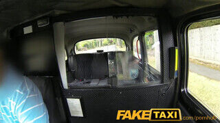 FakeTaxi Girl - tetovált lány brutális baszást kap