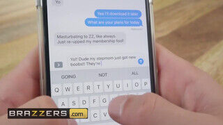 Brazzers - Alexis Fawx a gigászi cickós nevelő anya