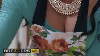 Brazzers - Kendra Lust a pizzafutárral közösül
