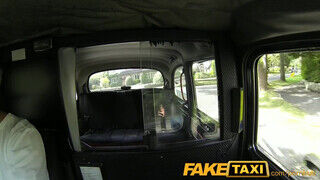 FakeTaxi - Summer Rose imádja a termetes brét