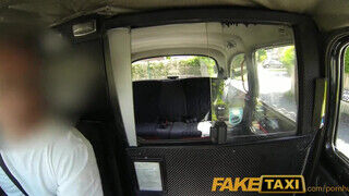FakeTaxi - Lucy Love a taxis faszát leszopja