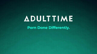 ADULT TIME - Rocky Emerson a csábos kitetovált gádzsi