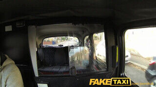 FakeTaxi - hatalmas száj, méretes segg és egy szaftos muff