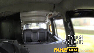 FakeTaxi - begerjedt úrnő óriási pöcst akar