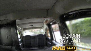 FakeTaxi gigászi csöcsök és egy gigászi szőrös buxa