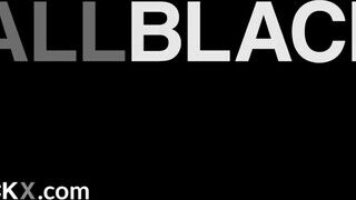 AllBlackX - Cecilia Lion a csinos szőrös bulkeszos fiatal