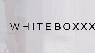 WhiteBoxxx - Nelly Kent a gigantikus cickós román szuka