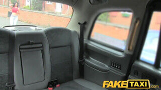 FakeTaxi kéjnő gigantikus mellű angol Milf