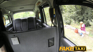 FakeTaxi óriás didkós világos szőke szuka megdugva