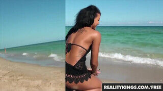 Reality Kings - Harley Dean a fullos latina nőci