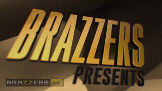Brazzers - Cherie Deville fiatal hapsival kamatyol