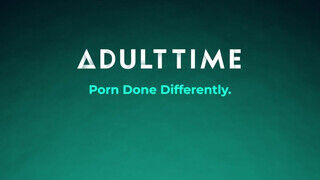 ADULT TIME - Lauren Phillips a férje előtt kupakol