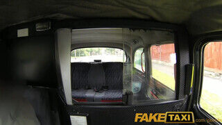 FakeTaxi - Felborotvált fejű punk szuka megkefélve