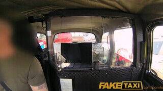 FakeTaxi - Lucy Devine a termetes fenekű nővérke
