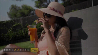 Brazzers - Katrina Moreno és Kokeró Amor fiatal pasassal kúr