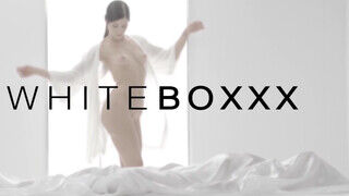 White Boxxx - Szexy barinő élvezi a kötözéses dugást