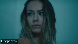 Deeper - Naomi Swann a perverz pici csajszi