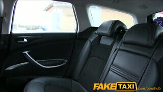 FakeTaxi - Tini sunát megbasznak a hátsó ülésen