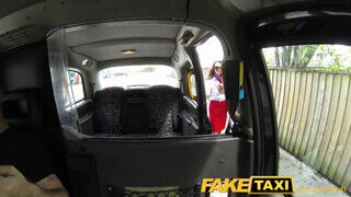 FakeTaxi - Tinédzser ribancok kettyintenek a taxiban