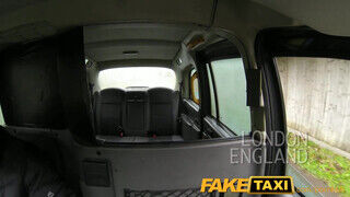 FakeTaxi - Jordan Pryce a gigászi csöcsű milf
