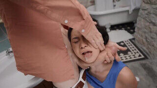 Brazzers - Little Louise és az óriás faszú hapsi