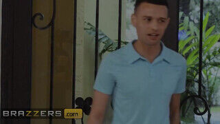 Brazzers - Casca Akashova kikezd a zsenge pasival