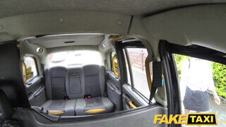 Fake Taxi - Csöcsös kitetovált milf megkettyintve