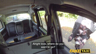 Fake Taxi - Elizabeth Romanova a fullos világos szőke milf