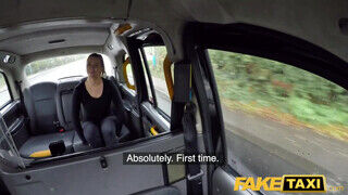 Fake Taxi - Nikky Dream termetes csöcsű szöszi
