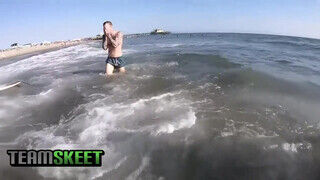 TeamSkeet - a strandon felszedett csajszika keményen megtéve
